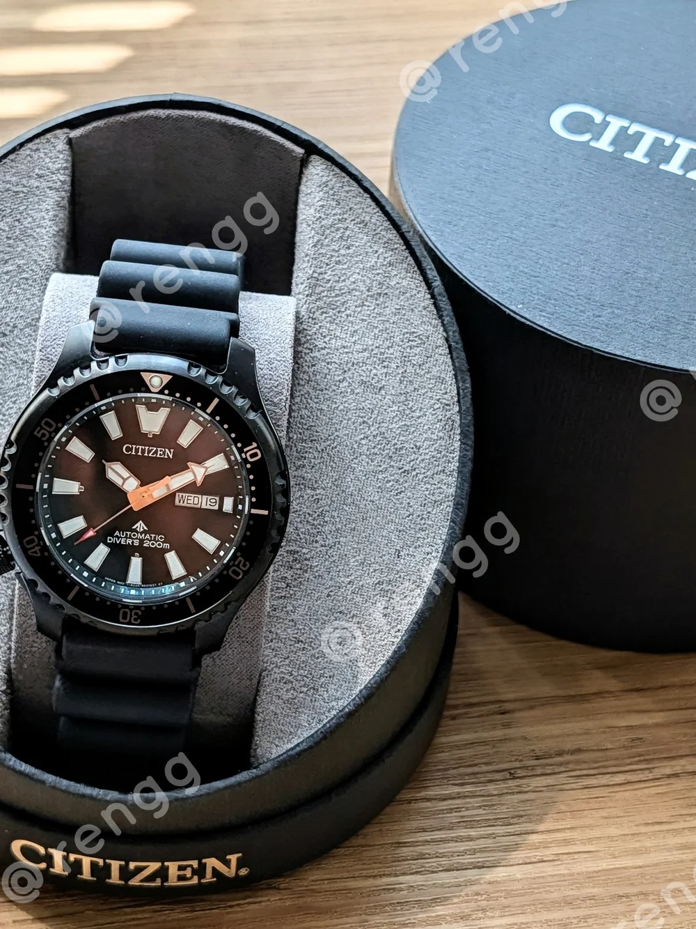 Citizen lefty green